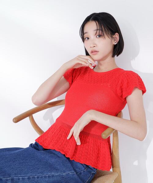 NATURAL BEAUTY BASIC(ナチュラルビューティーベーシック)の「【Oggi.jp掲載】◇透かし編みフリルニット(ニット/セーター・レディース・オフホワイト/レッド/ブラック・FREE)」の1枚目の写真