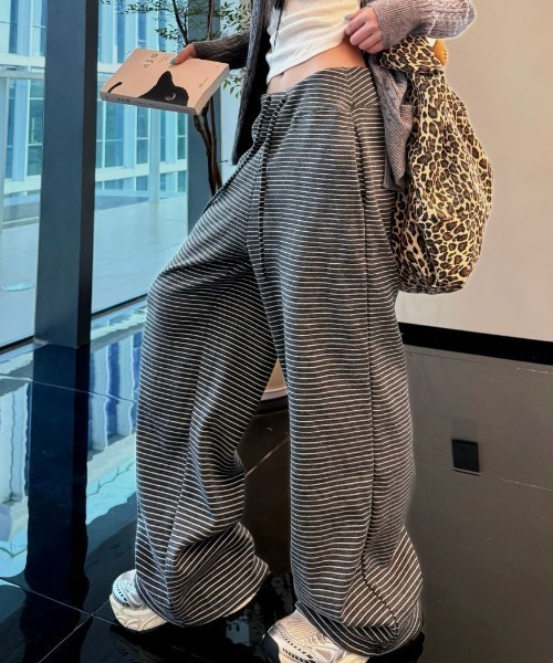 Teem Store(チームストア)の「リラックスボーダーワイドストレートスウェットパンツ イージーパンツ(その他パンツ・レディース・ダークグレー/ホワイト/グレー/ブラック・L/M)」の5枚目の写真