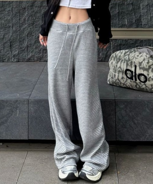 Teem Store(チームストア)の「リラックスボーダーワイドストレートスウェットパンツ イージーパンツ(その他パンツ・レディース・ダークグレー/ホワイト/グレー/ブラック・L/M)」の12枚目の写真