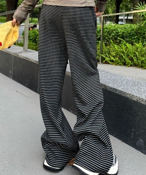 Teem Store(チームストア)の「リラックスボーダーワイドストレートスウェットパンツ イージーパンツ(その他パンツ・レディース・ダークグレー/ホワイト/グレー/ブラック・L/M)」の16枚目の写真