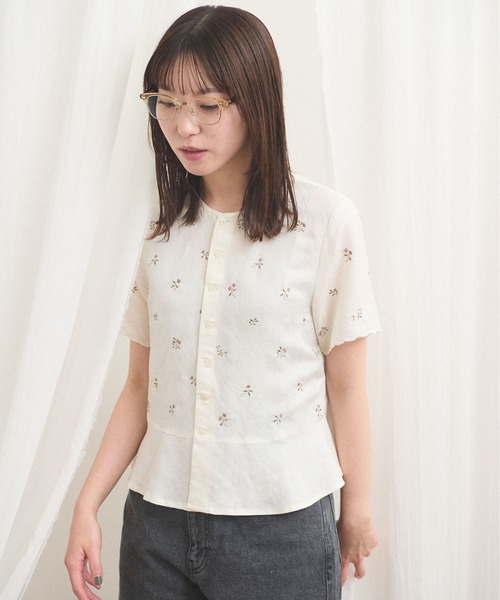 fig London(フィグロンドン)の「Buttercup blouse(シャツ/ブラウス・レディース・ブルー/ホワイト・FREE)」の1枚目の写真