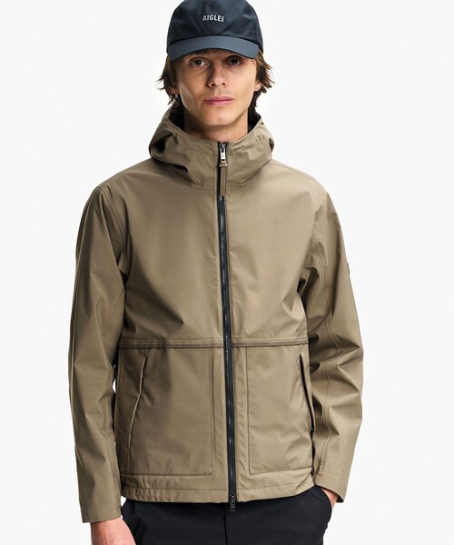 AIGLE(エーグル)の「GORE-TEX ゴアテックス 防風 防水 透湿 2レイヤー ライトウェイト ショートフーデッドジャケット(マウンテンパーカー・メンズ・ブラウン/ブラック・L/M/S/XL)」の14枚目の写真