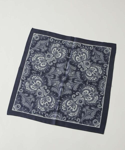 NANO universe(ナノユニバース)の「BRIGHT STAR/SILK BANDANA MOTIF SCARF NAVY(バンダナ/スカーフ・レディース・ネイビー・FREE)」の2枚目の写真