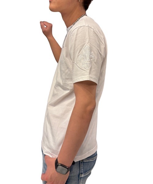 COOK JEANS(クックジーンズ)の「袖口ダガー刺繍Tシャツ(Tシャツ/カットソー・メンズ・ホワイト・MEDIUM/LARGE/X-LARGE/SMALL)」の8枚目の写真