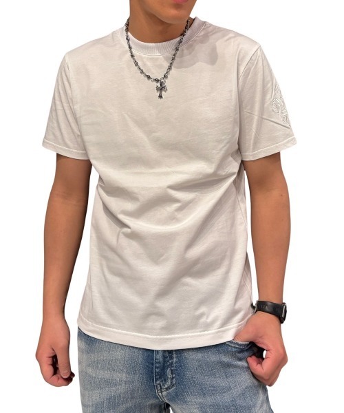COOK JEANS(クックジーンズ)の「袖口ダガー刺繍Tシャツ(Tシャツ/カットソー・メンズ・ホワイト・MEDIUM/LARGE/X-LARGE/SMALL)」の9枚目の写真