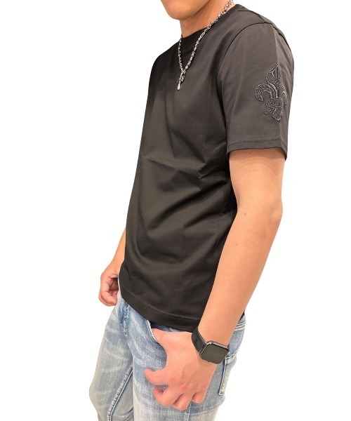 COOK JEANS(クックジーンズ)の「袖口ダガー刺繍Tシャツ(Tシャツ/カットソー・メンズ・ホワイト・MEDIUM/LARGE/X-LARGE/SMALL)」の10枚目の写真