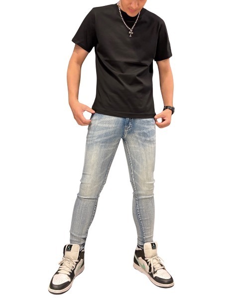 COOK JEANS(クックジーンズ)の「袖口ダガー刺繍Tシャツ(Tシャツ/カットソー・メンズ・ホワイト・MEDIUM/LARGE/X-LARGE/SMALL)」の11枚目の写真