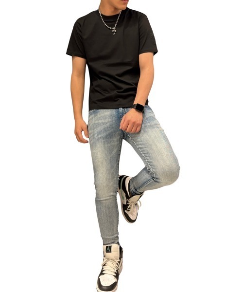 COOK JEANS(クックジーンズ)の「袖口ダガー刺繍Tシャツ(Tシャツ/カットソー・メンズ・ホワイト・MEDIUM/LARGE/X-LARGE/SMALL)」の12枚目の写真