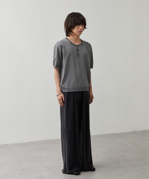 CALLNE(カルネ)の「【CALLNE】Henley-neck Summer Knit Short-sleeve Pullover / ヘンリーネックサマーニット半袖プルオーバー(接触冷感、UVカット)(Tシャツ/カットソー・メンズ・ブラック/チャコールグレー・L/M)」の19枚目の写真