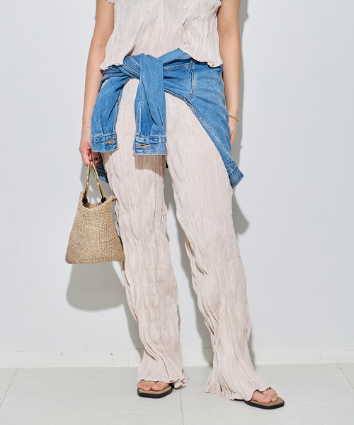 Gongdid Design(ゴンディッドデザイン)の「【Gongdid Design】Carry Over_Wavy_Pants:パンツ(その他パンツ・レディース・アイボリー/ブラック・40)」の1枚目の写真