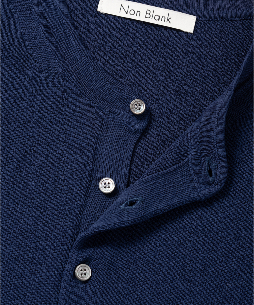 NONBLANK(ノンブランク)の「ヘンリーネックHSニット_NAVY(Tシャツ/カットソー・メンズ・ネイビー・LARGE/X-LARGE/MEDIUM)」の4枚目の写真