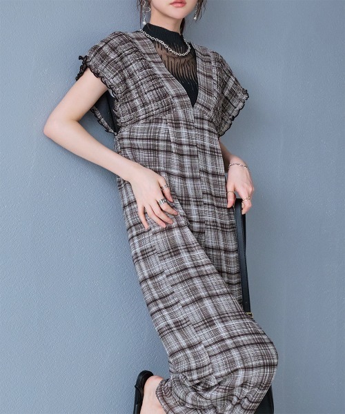 Rejoule(リジュール)の「シアーチェック柄シャーリングVネックサロペット(サロペット/オーバーオール・レディース・ブラウン/ブラック・S/M)」の1枚目の写真