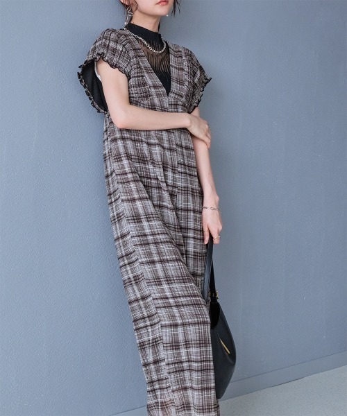 Rejoule(リジュール)の「シアーチェック柄シャーリングVネックサロペット(サロペット/オーバーオール・レディース・ブラウン/ブラック・S/M)」の7枚目の写真