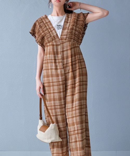 Rejoule(リジュール)の「シアーチェック柄シャーリングVネックサロペット(サロペット/オーバーオール・レディース・ブラウン/ブラック・S/M)」の12枚目の写真