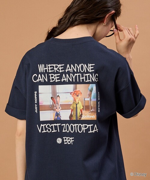 FREAK'S STORE(フリークスストア)の「限定展開 【Zootopia/ズートピア】 別注 キャラクタープリント クルーネックTシャツ /ジュディ ニック(Tシャツ/カットソー・メンズ・ブラック/アッシュグレー/ホワイト/ネイビー・SMALL/MEDIUM/LARGE)」の4枚目の写真