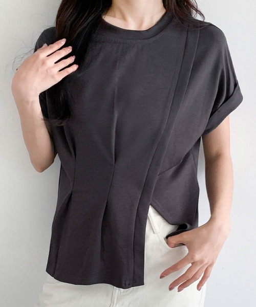 LOWO(ロワ)の「ウエストタックスリットフレンチスリーブカットソー(Tシャツ/カットソー・レディース・グレー/ベージュ/チャコールグレー/オフホワイト/ブラック・FREE)」の4枚目の写真