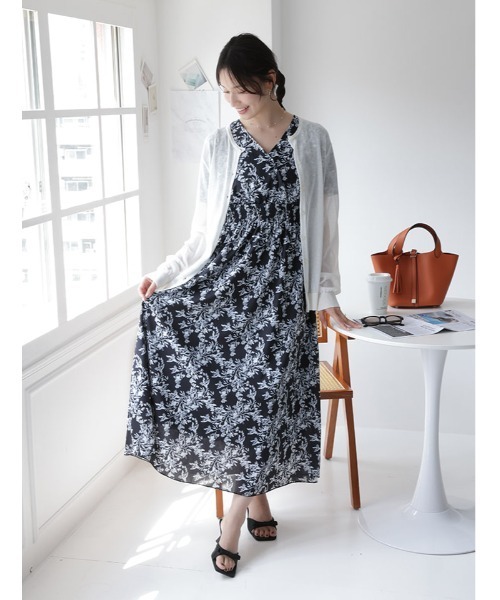 fifth(フィフス)の「【narumiセレクト】フラワープリントウエストシャーリングワンピース(ワンピース・レディース・ブラック/ホワイト・M/XS)」の21枚目の写真