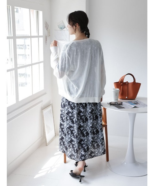 fifth(フィフス)の「【narumiセレクト】フラワープリントウエストシャーリングワンピース(ワンピース・レディース・ブラック/ホワイト・M/XS)」の22枚目の写真