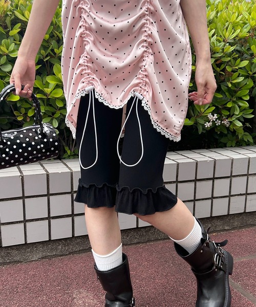 WC(ダブル シー)の「フリルカプリパンツ(その他パンツ・レディース・ブラック/グレー・FREE)」の2枚目の写真