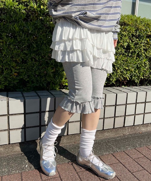 WC(ダブル シー)の「フリルカプリパンツ(その他パンツ・レディース・ブラック/グレー・FREE)」の4枚目の写真