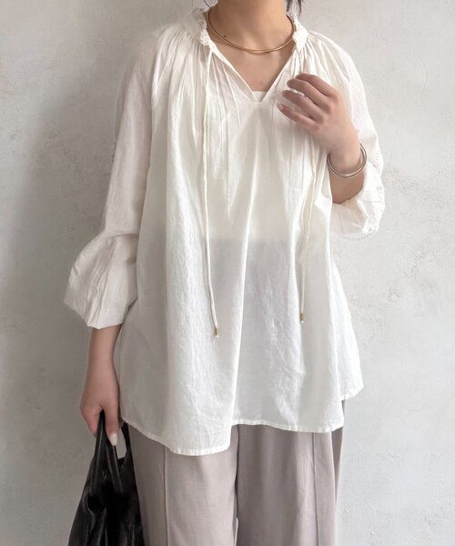 Jena espace merveilleux(ジェナ エスパスメルヴェイユ)の「袖レース刺繍ブラウス(シャツ/ブラウス・レディース・ブラック/アイボリー/ベージュ・FREE)」の6枚目の写真