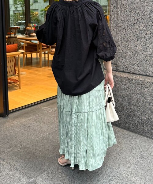 Jena espace merveilleux(ジェナ エスパスメルヴェイユ)の「袖レース刺繍ブラウス(シャツ/ブラウス・レディース・ブラック/アイボリー/ベージュ・FREE)」の12枚目の写真