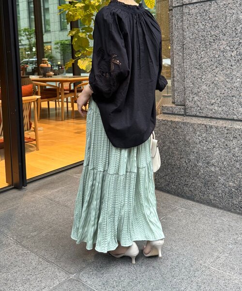Jena espace merveilleux(ジェナ エスパスメルヴェイユ)の「袖レース刺繍ブラウス(シャツ/ブラウス・レディース・ブラック/アイボリー/ベージュ・FREE)」の13枚目の写真