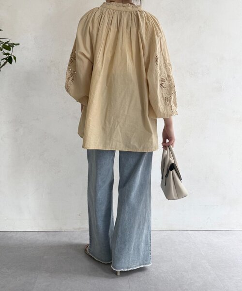 Jena espace merveilleux(ジェナ エスパスメルヴェイユ)の「袖レース刺繍ブラウス(シャツ/ブラウス・レディース・ブラック/アイボリー/ベージュ・FREE)」の21枚目の写真