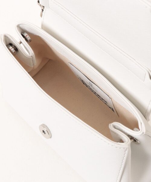 Vivienne Westwood（ヴィヴィアンウエストウッド）の「HAZEL SMALL HANDBAG（ショルダーバッグ・レディース・ホワイト・FREE）」の4枚目の写真