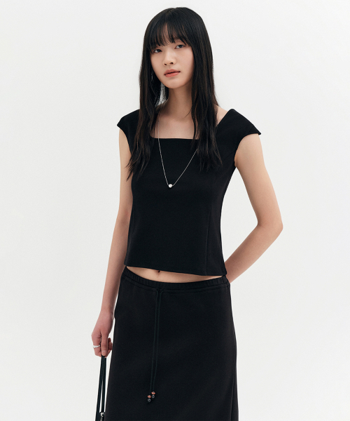 LOOKAST（ルックキャスト）の「マリースクエアネックキャップスリーブスリムTシャツ / MARIE SQUARE NECK CAP SLEEVE SLIM T-SHIRT_4colors（Tシャツ/カットソー・レディース・ライトイエロー/ブラック/ホワイト/ライトグレー・SMALL/MEDIUM）」の7枚目の写真