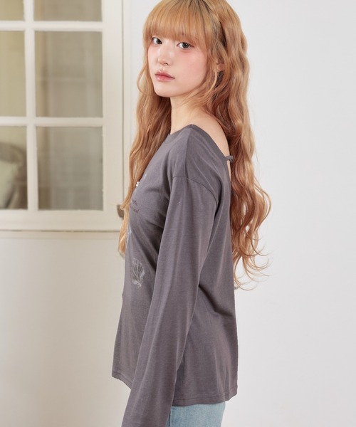 LiLIN(リリン)の「クルーネック バックコンシャス 長袖 プリント Tシャツ(Tシャツ/カットソー・レディース・ダークグレー/ホワイト・FREE)」の14枚目の写真