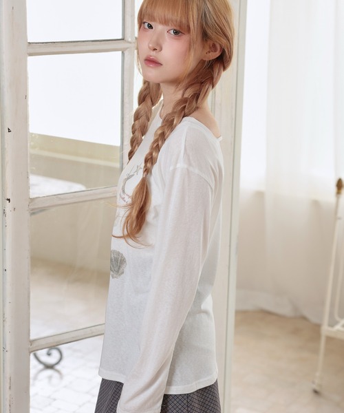 LiLIN(リリン)の「クルーネック バックコンシャス 長袖 プリント Tシャツ(Tシャツ/カットソー・レディース・ダークグレー/ホワイト・FREE)」の5枚目の写真