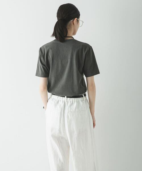 MIXTA（ミクスタ）の「『別注』Mixta×URBAN RESEARCH　HEMET（Tシャツ/カットソー・レディース・キャメル/ナチュラル/スミクロ・SMALL）」の18枚目の写真