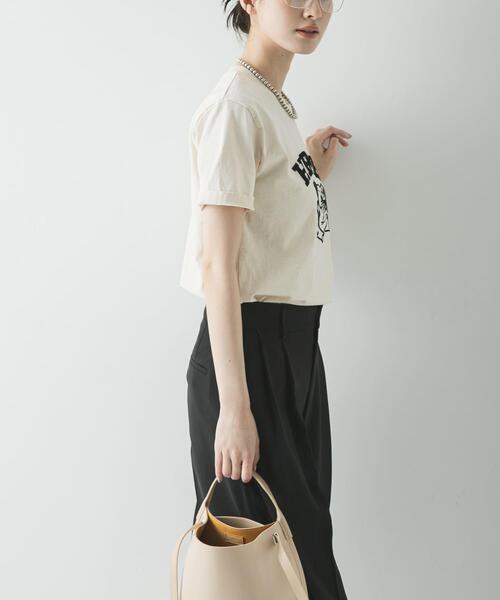 MIXTA（ミクスタ）の「『別注』Mixta×URBAN RESEARCH　HEMET（Tシャツ/カットソー・レディース・キャメル/ナチュラル/スミクロ・SMALL）」の10枚目の写真
