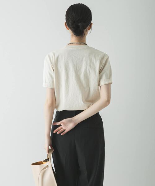 MIXTA（ミクスタ）の「『別注』Mixta×URBAN RESEARCH　HEMET（Tシャツ/カットソー・レディース・キャメル/ナチュラル/スミクロ・SMALL）」の11枚目の写真