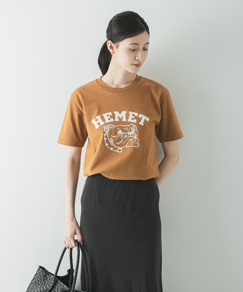 MIXTA(ミクスタ)の「『別注』Mixta×URBAN RESEARCH HEMET(Tシャツ/カットソー・レディース・キャメル/ナチュラル/スミクロ・SMALL)」の5枚目の写真