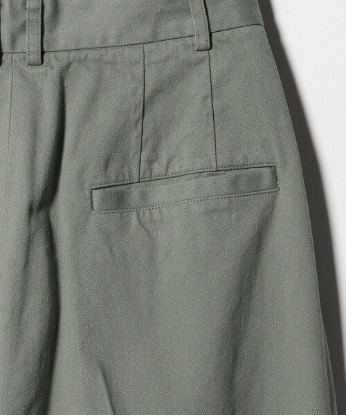 6（ロク）の「＜6(ROKU)＞コットンレーヨン タックパンツ 26FW（その他パンツ・レディース・オリーブ・34/38/36/32）」の7枚目の写真
