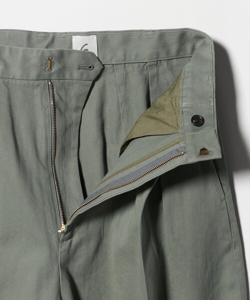 6（ロク）の「＜6(ROKU)＞コットンレーヨン タックパンツ 26FW（その他パンツ・レディース・オリーブ・34/38/36/32）」の6枚目の写真