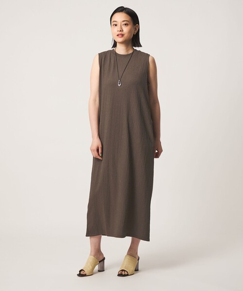 A DAY IN THE LIFE UNITED ARROWS(アデイインザライフユナイテッドアローズ)の「シャーリング ノースリーブワンピース <A DAY IN THE LIFE>(ワンピース・レディース・ダークグリーン/オレンジ/モカ・FREE)」の2枚目の写真