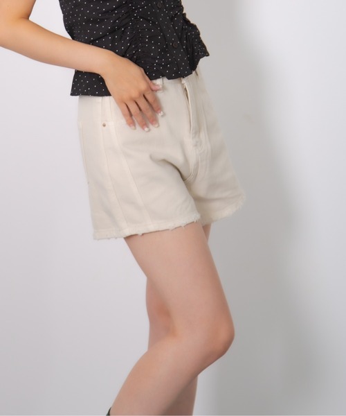 MEMECLE(メメクル)の「【 MEMECLE / メメクル 】ベーシックデニムショートパンツ(その他パンツ・レディース・ブラック/ブルー/オフホワイト・MEDIUM/SMALL)」の2枚目の写真