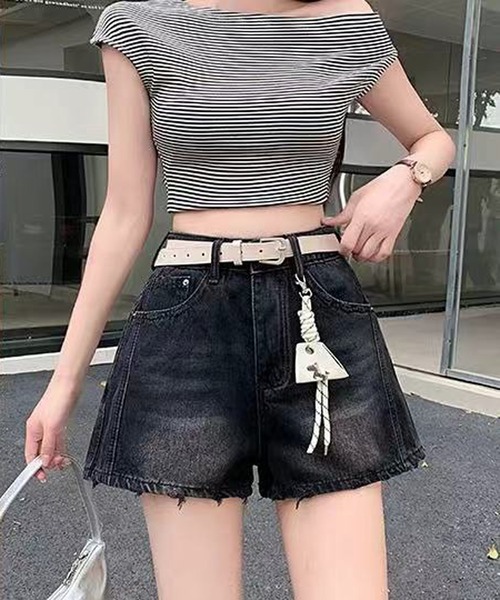 MEMECLE(メメクル)の「【 MEMECLE / メメクル 】ベーシックデニムショートパンツ(その他パンツ・レディース・ブラック/ブルー/オフホワイト・MEDIUM/SMALL)」の9枚目の写真