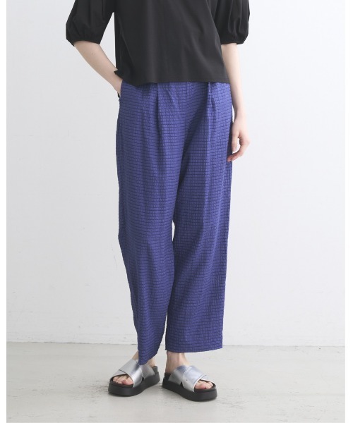 three dots(スリードッツ)の「ヴェールプレイド パンツ(その他パンツ・レディース・ブラック/ブルー/オフホワイト・MEDIUM/SMALL)」の17枚目の写真