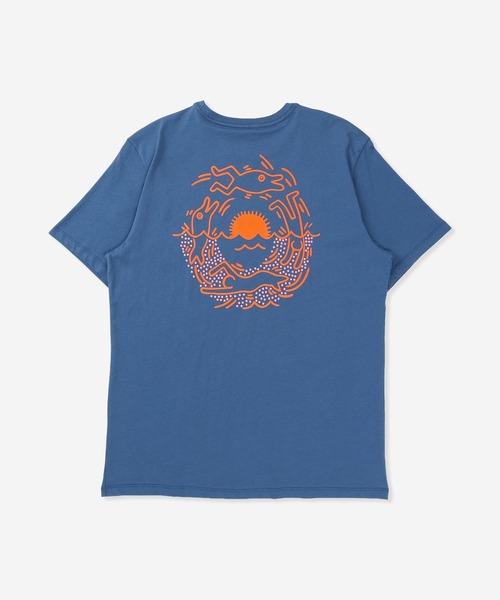 Hurley (ハーレー)の「【Hurley:ハーレー】キース・ヘリング シースケープ ショートスリーブ Tシャツ バックプリント KH SEASCAPE SS(Tシャツ/カットソー・メンズ・ブルー・X-LARGE/SMALL/MEDIUM/LARGE)」の2枚目の写真