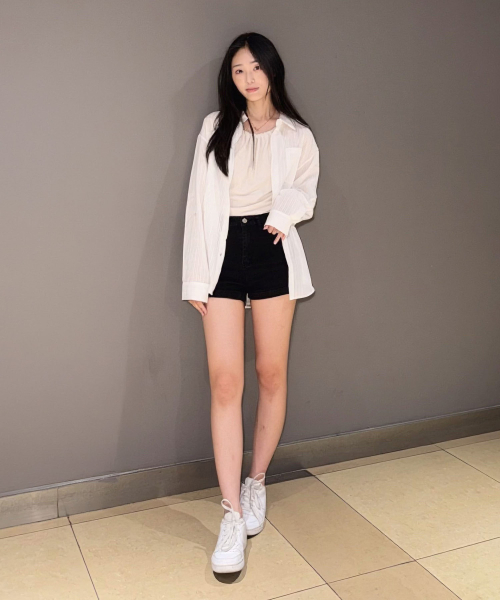 MASMARULEZ APPAREL(マスマルールズ アパレル)の「Loose Fit Stripe See-Through Shirt_White(シャツ/ブラウス・レディース・ホワイト・FREE)」の6枚目の写真