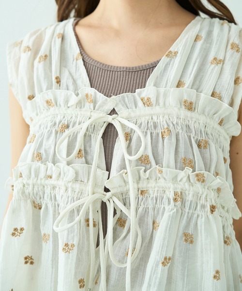 mil(ミル)の「花柄刺繍 シャーリングブラウス / セットアップ対応【588112】(シャツ/ブラウス・レディース・ブラック/モカ/アイボリー・ONE SIZE)」の15枚目の写真