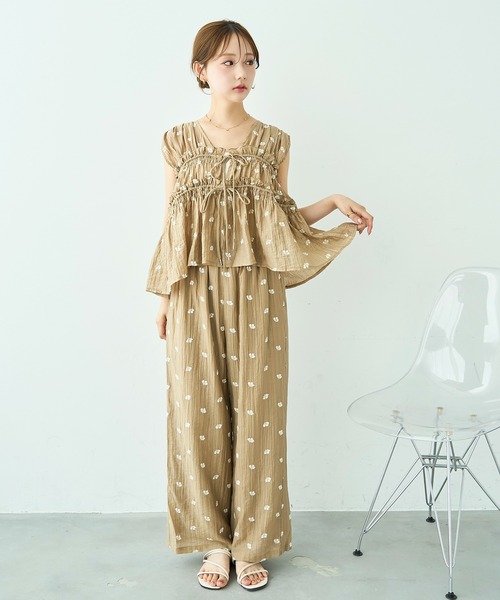 mil(ミル)の「花柄刺繍 シャーリングブラウス / セットアップ対応【588112】(シャツ/ブラウス・レディース・ブラック/モカ/アイボリー・ONE SIZE)」の11枚目の写真