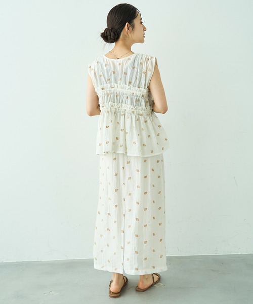 mil(ミル)の「花柄刺繍 シャーリングブラウス / セットアップ対応【588112】(シャツ/ブラウス・レディース・ブラック/モカ/アイボリー・ONE SIZE)」の20枚目の写真