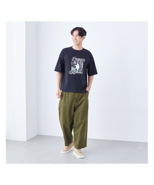 Disney（ディズニー）の「ユニセックススーベニアTシャツ （選べるキャラクター）（Tシャツ/カットソー・レディース・ブラック/ホワイト系その他2/ホワイト系その他/ブルー/ホワイト/ホワイト系その他4/スミクロ/ホワイト系その他3/ブラック系その他・S～Ｍ/L～LL）」の15枚目の写真
