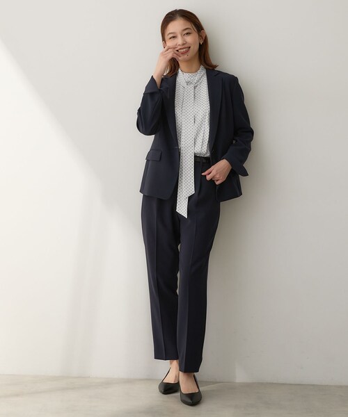 UNTITLED(アンタイトル)の「【通勤オフィス/スーツインナー】ダイヤジオメプリントブラウス(シャツ/ブラウス・レディース・ライトグレー系/ホワイト系3/サックスブルー系・04/02/00/50/03/01/48/46/44)」の4枚目の写真