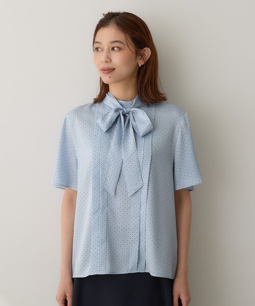 UNTITLED(アンタイトル)の「【通勤オフィス/スーツインナー】ダイヤジオメプリントブラウス(シャツ/ブラウス・レディース・ライトグレー系/ホワイト系3/サックスブルー系・04/02/00/50/03/01/48/46/44)」の16枚目の写真